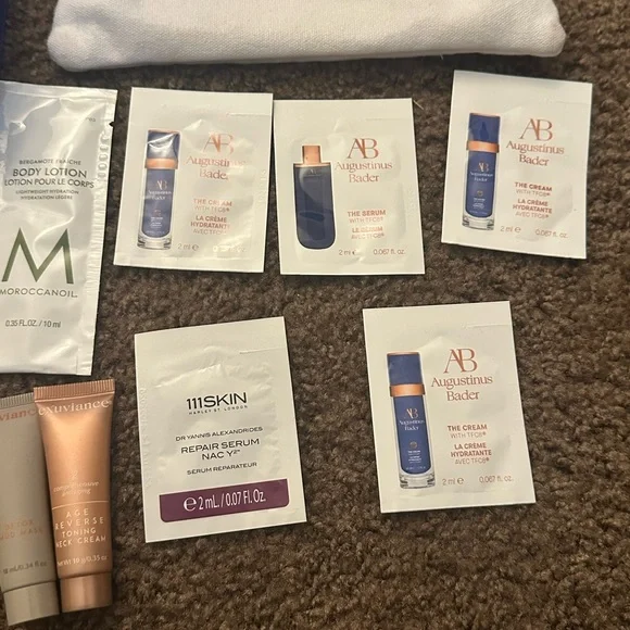 Bundle Augustinus Bader Skincare makeup bags. - Picture 4 of 6